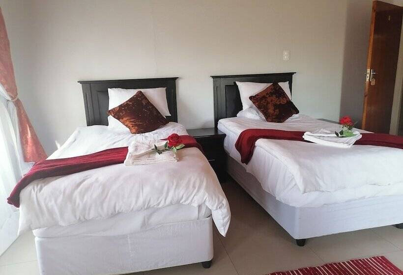 פנסיון Rose And Thorn Guesthouse   Adults Only