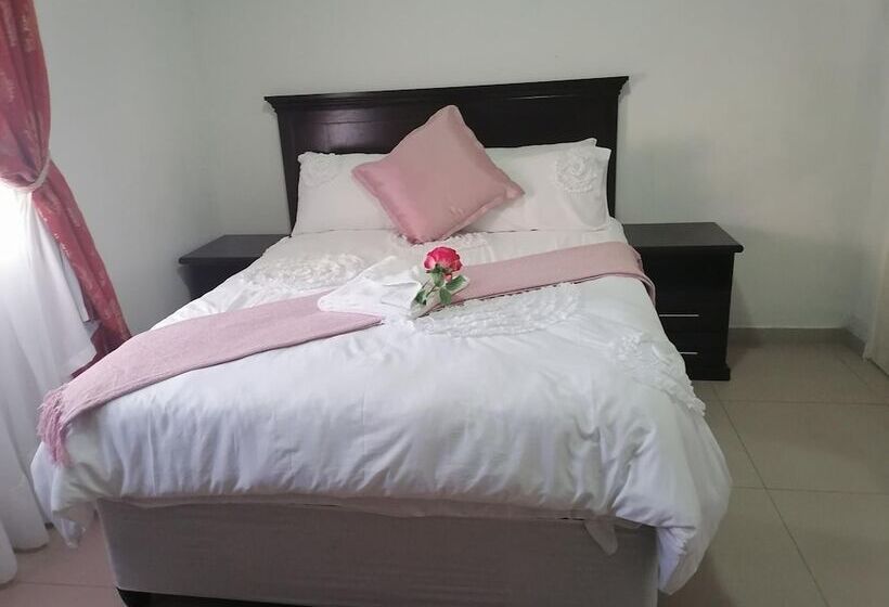 펜션 Rose And Thorn Guesthouse   Adults Only