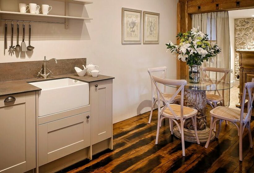 Пансион The Apple Store At Gileston Manor