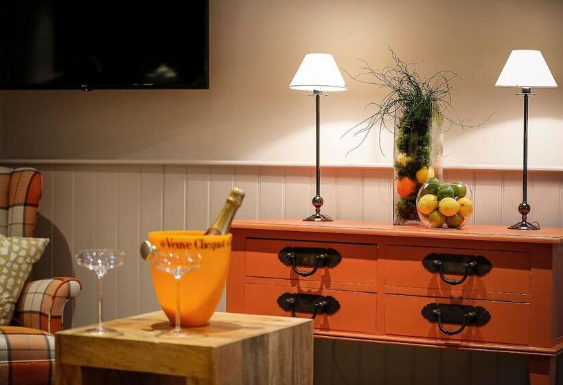 펜션 The Coach House At Gileston Manor