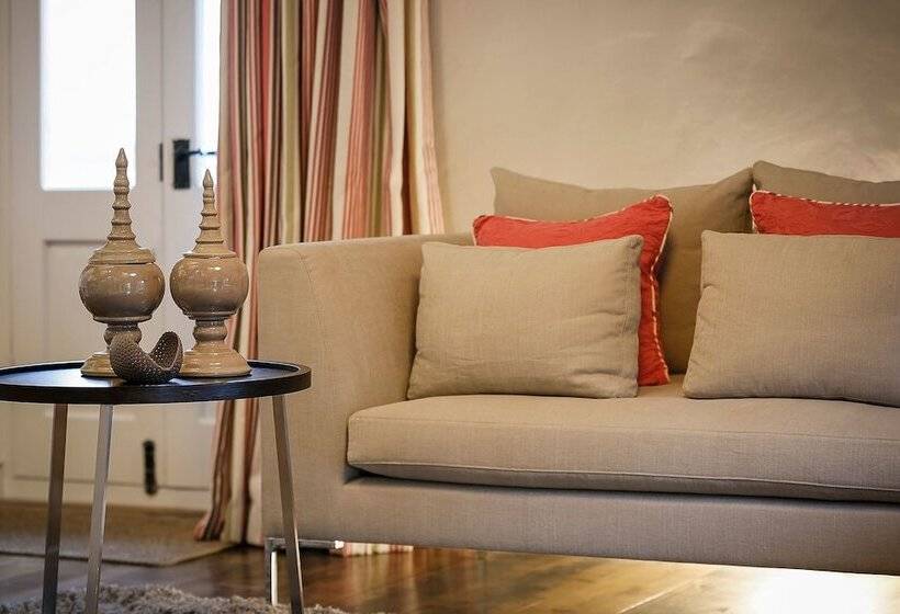 펜션 The Coach House At Gileston Manor