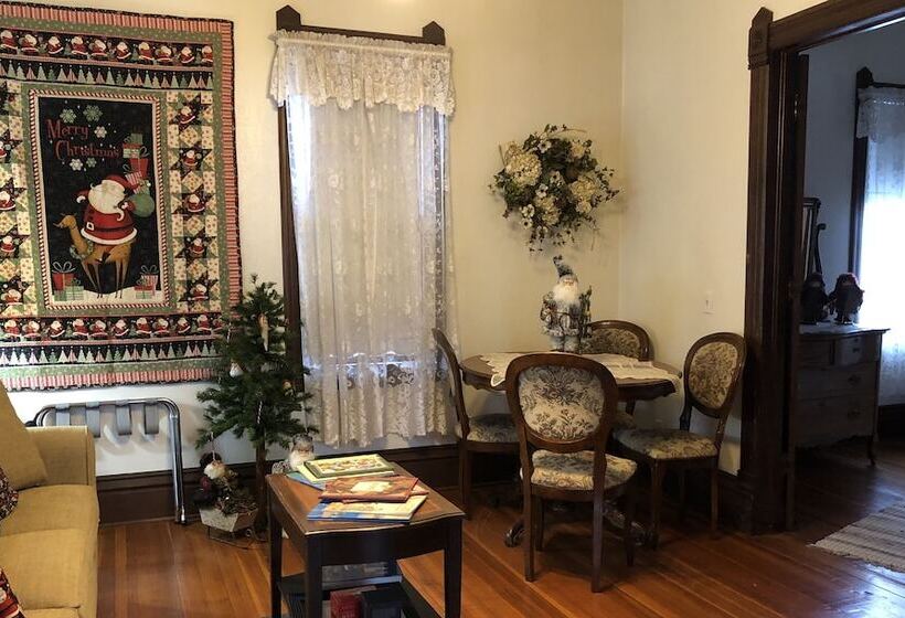 Taylor Made Bed And Breakfast