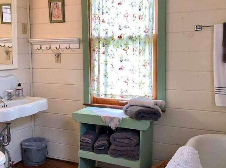 Taylor Made Bed And Breakfast