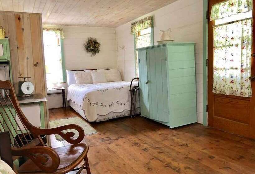 Taylor Made Bed And Breakfast