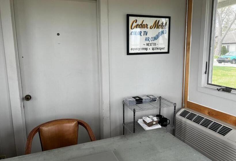 The Cedar Motel