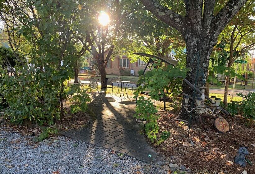 The Dancing Bear Inn