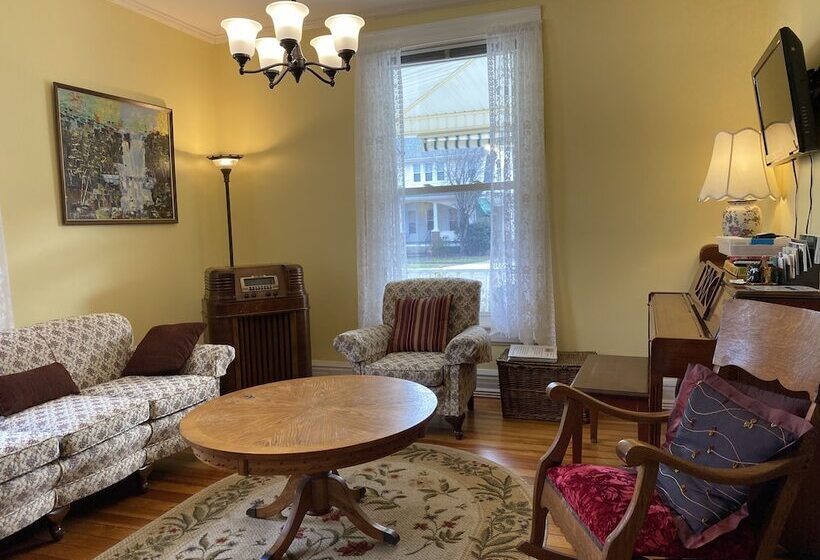 The Dancing Bear Inn