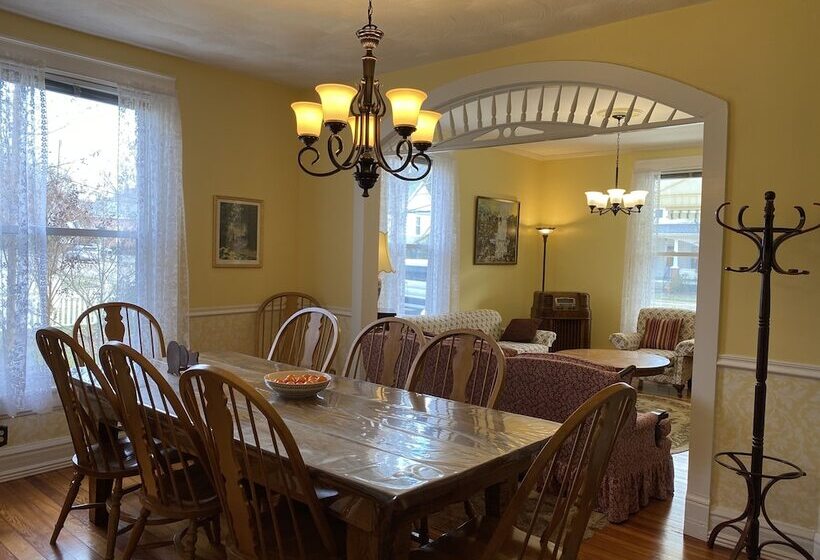 The Dancing Bear Inn