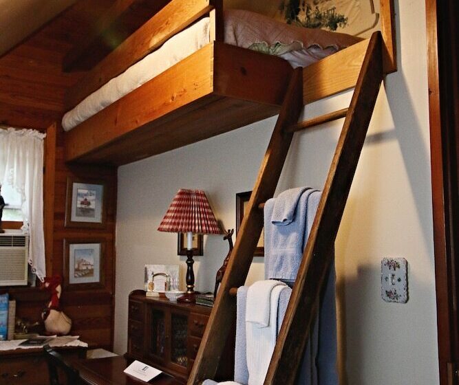 The Ebenezer House Bed & Breakfast