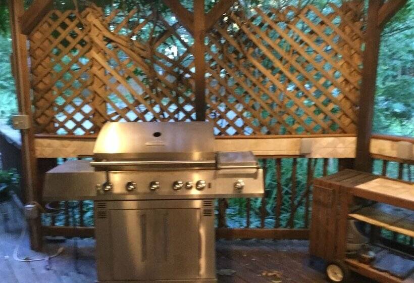 The Ebenezer House Bed & Breakfast