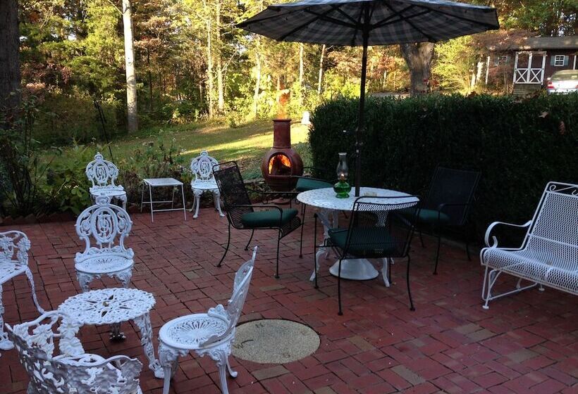 The Ebenezer House Bed & Breakfast