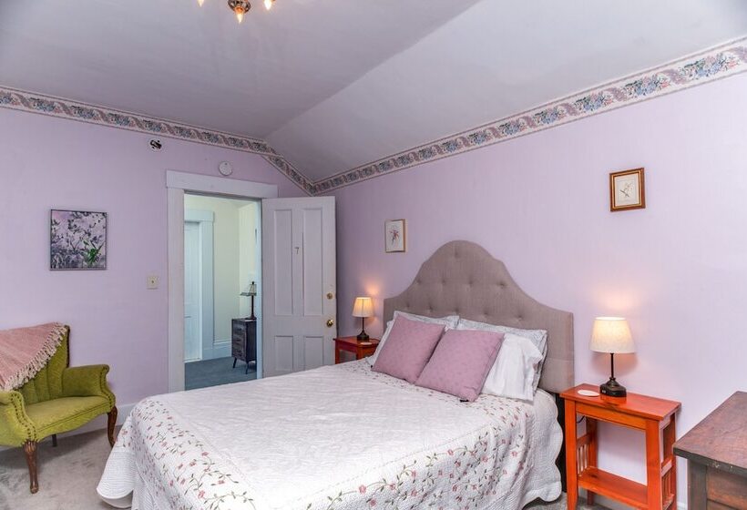 The Jeremiah Mason House B & B