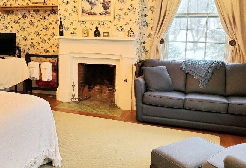 The Jeremiah Mason House B & B