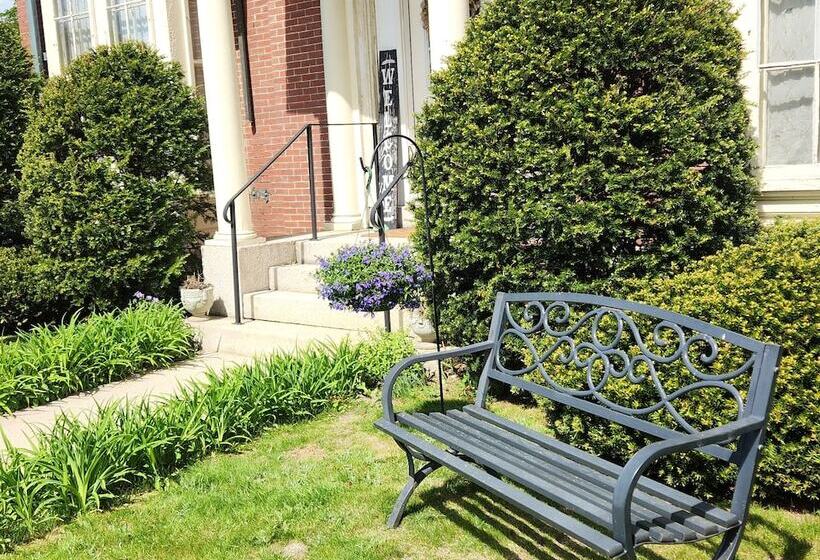 The Jeremiah Mason House B & B