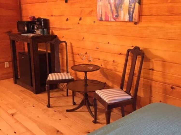 The Leakey Inn By Cmd