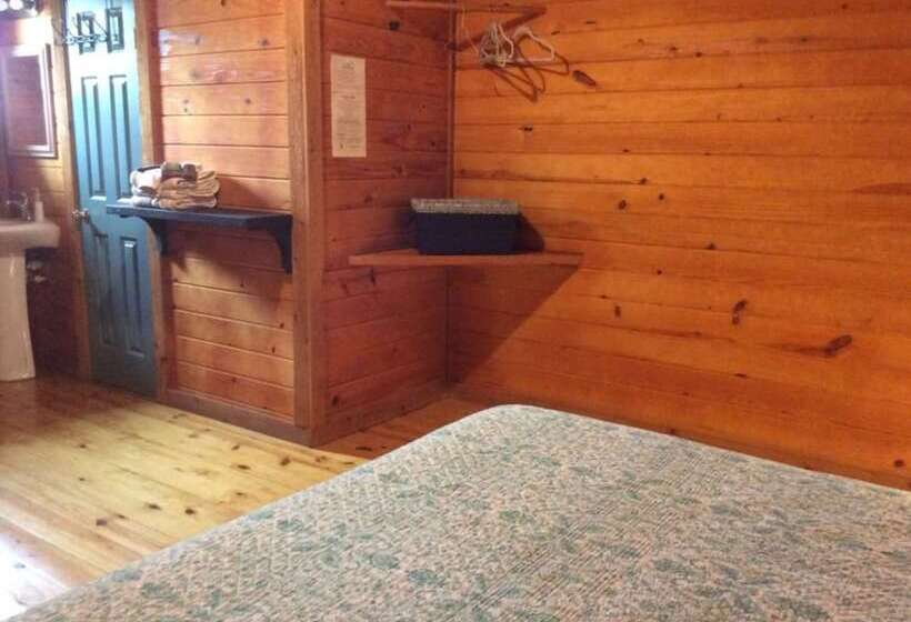 The Leakey Inn By Cmd