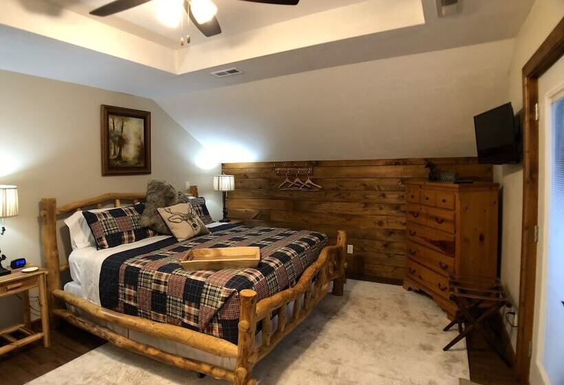 Walnut Waters Bed & Breakfast