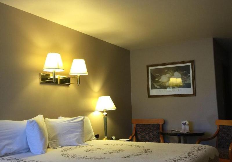 Whispering Sands Motel