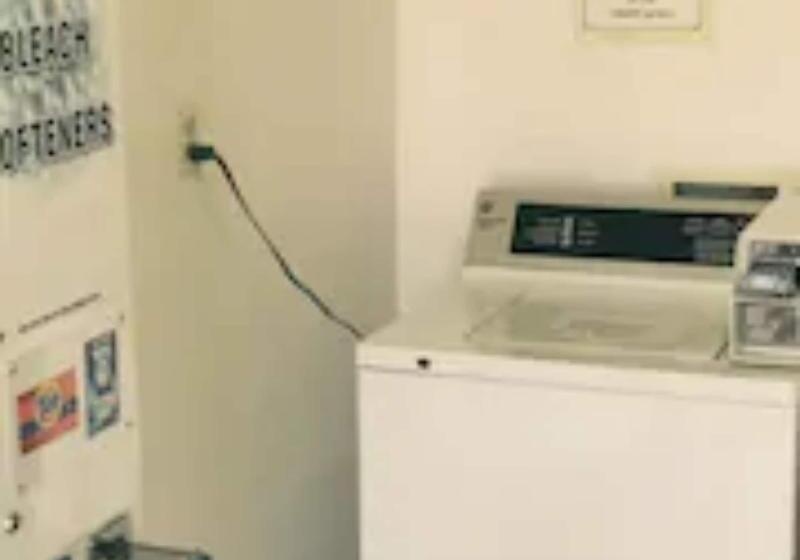 Whispering Sands Motel