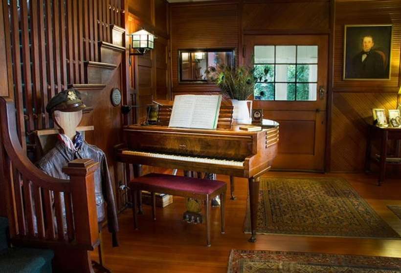 Wicky Up Ranch Bed And Breakfast