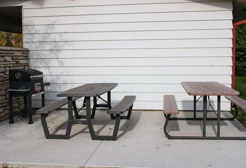 Wisconsin Aire Motel