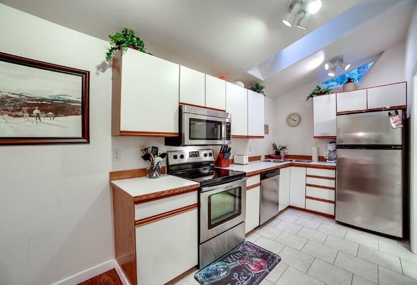 16gs   Hot Tub   Bbq   Pets Ok   Sleeps 2