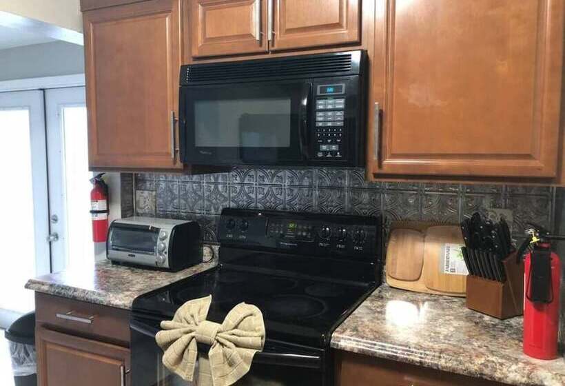 6150 Sandcrest · New! Walk To Universal. Sleep 9. Near Disney