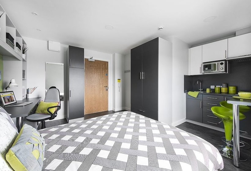 فندق صغير Austen House  Campus Accommodation