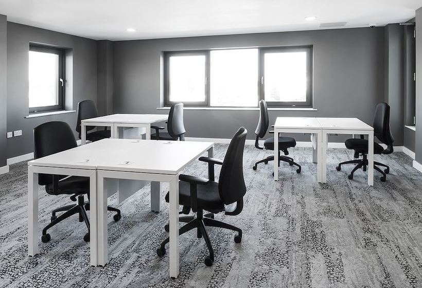 فندق صغير Austen House  Campus Accommodation