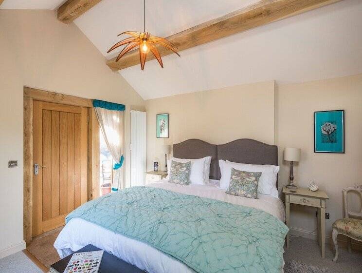 ベッドアンドブレックファースト The Room In The Garden