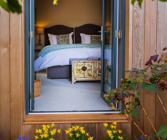 ベッドアンドブレックファースト The Room In The Garden