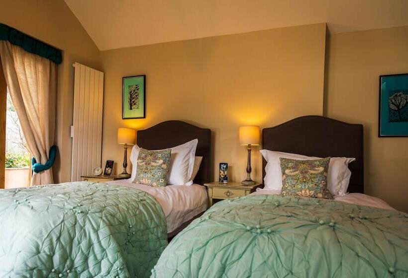 ベッドアンドブレックファースト The Room In The Garden