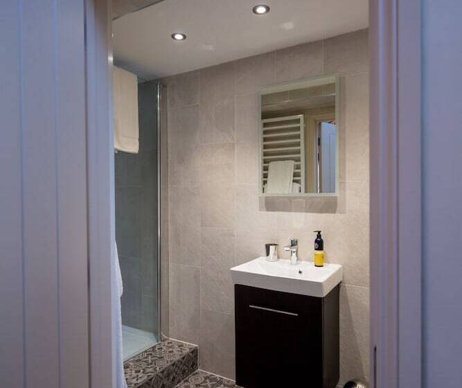 ベッドアンドブレックファースト The Room In The Garden