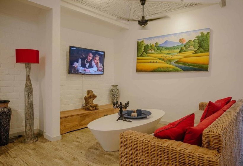 민박 The Secret Jungle Villas Seminyak