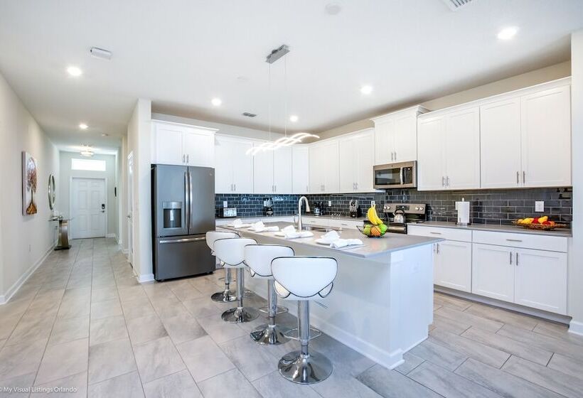 High End Champions Gate 6 Bdrm