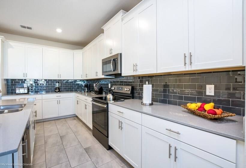 High End Champions Gate 6 Bdrm