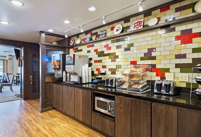 בית מלון כפרי Black Hills Luxury Suites