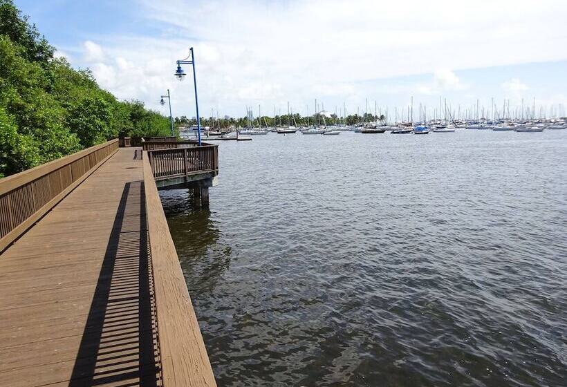 ホテル Ocean, Marina & City View Studio + Balcony #2