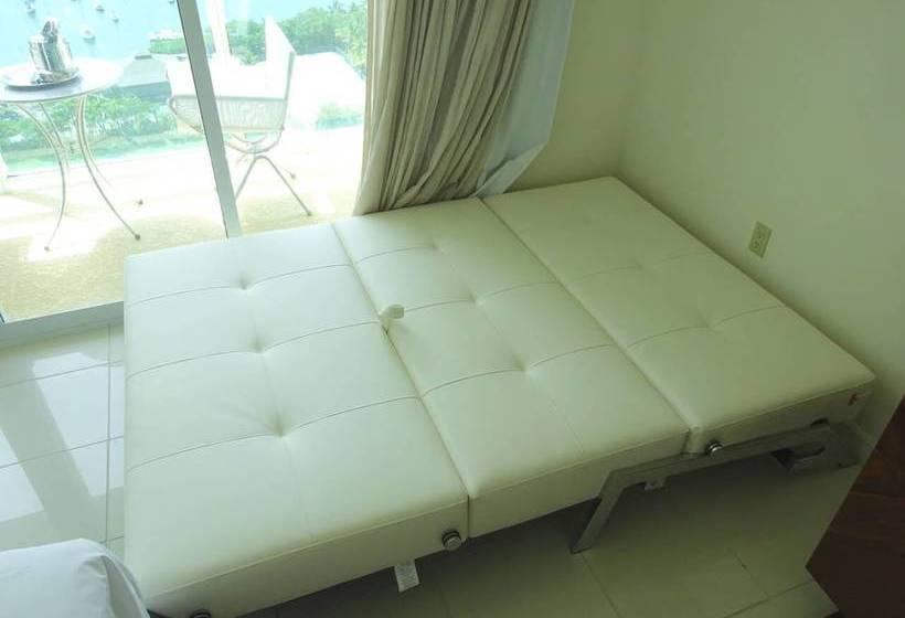 فندق Ocean Million Dollar View Studio + Balcony #2