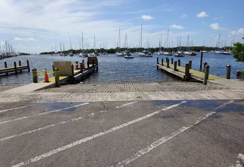 فندق Ocean Million Dollar View Studio + Balcony #3