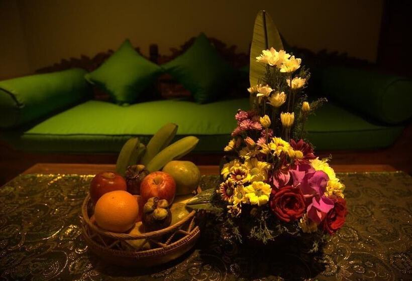 בית מלון כפרי Sisin Ubud View