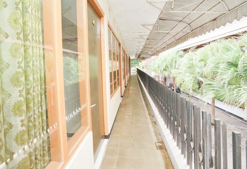 בית מלון כפרי Spot On 2090 Ratna Backpacker Syariah