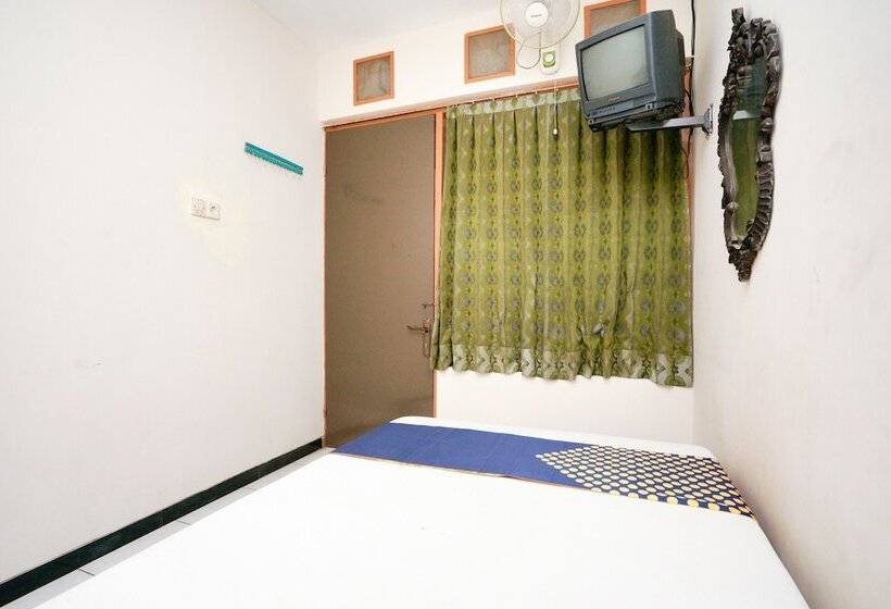 בית מלון כפרי Spot On 2090 Ratna Backpacker Syariah
