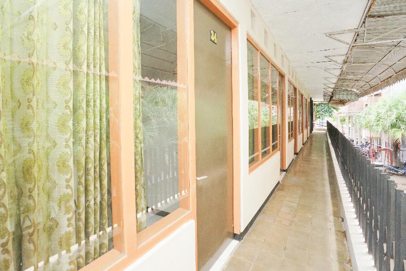 בית מלון כפרי Spot On 2090 Ratna Backpacker Syariah