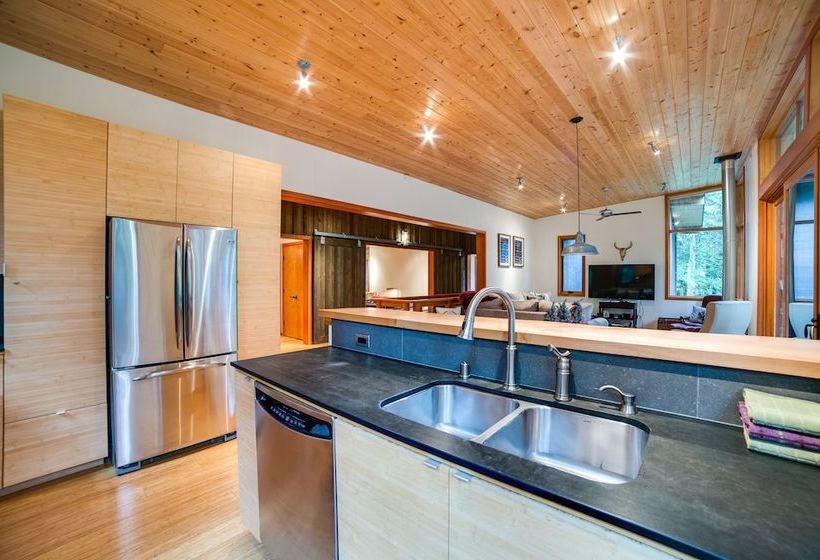 Mt. Baker Lodging Cabin 42 – Pets Ok, Wifi, Sleeps 4! By Mbl