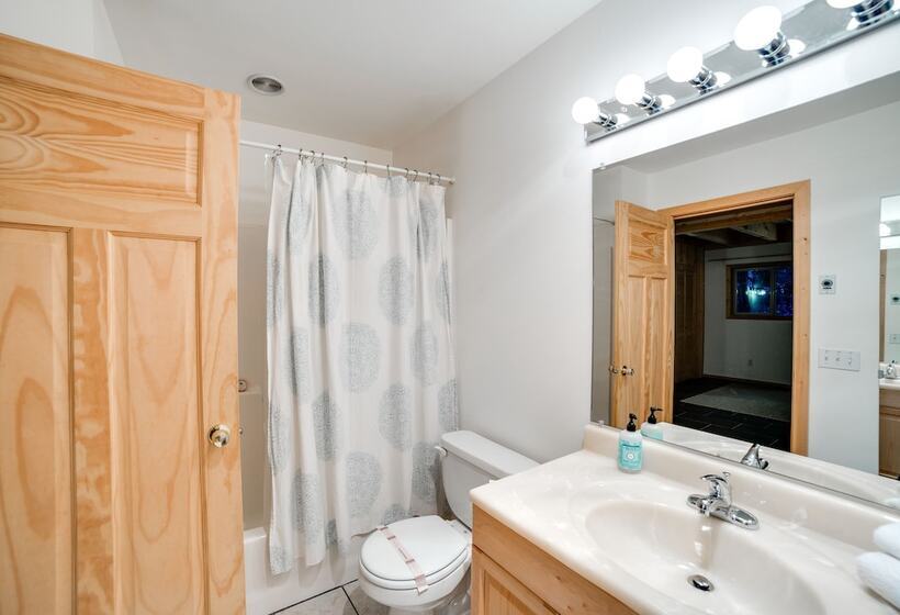 Mt. Baker Lodging Cabin 54 – Mt View, Wifi, Sleeps 6! By Mbl