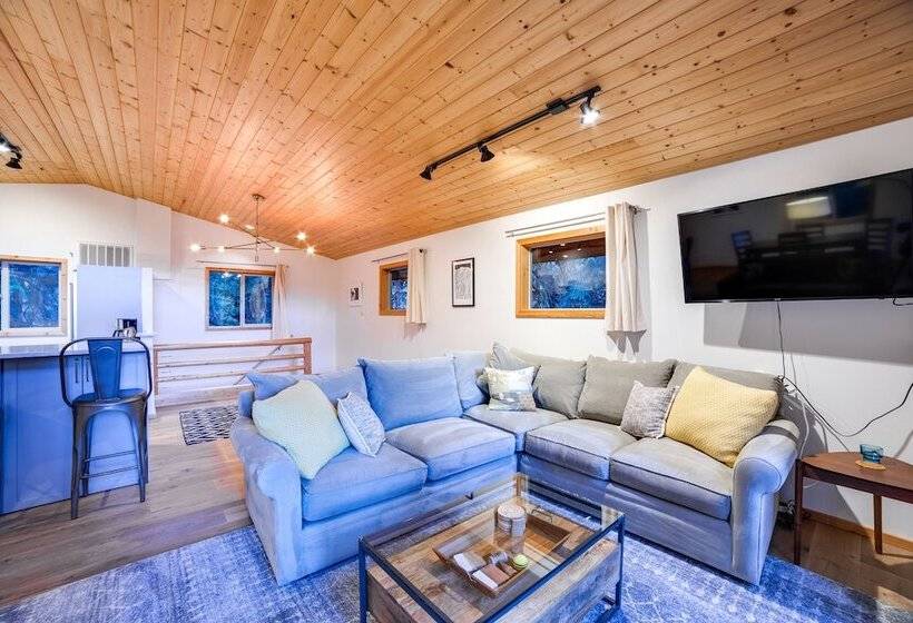 Mt. Baker Lodging Cabin 54 – Mt View, Wifi, Sleeps 6! By Mbl