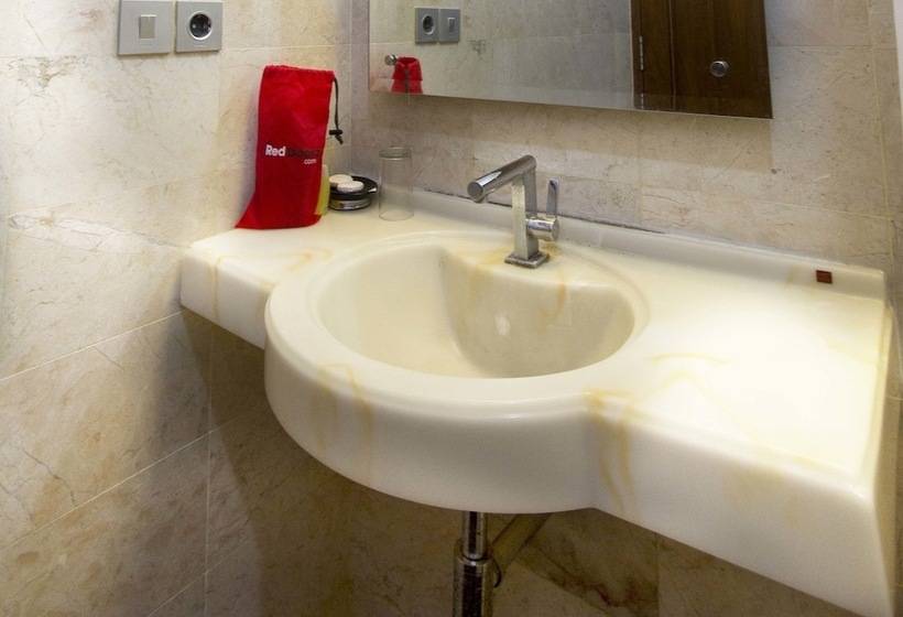 Pension Reddoorz @ Bausasran