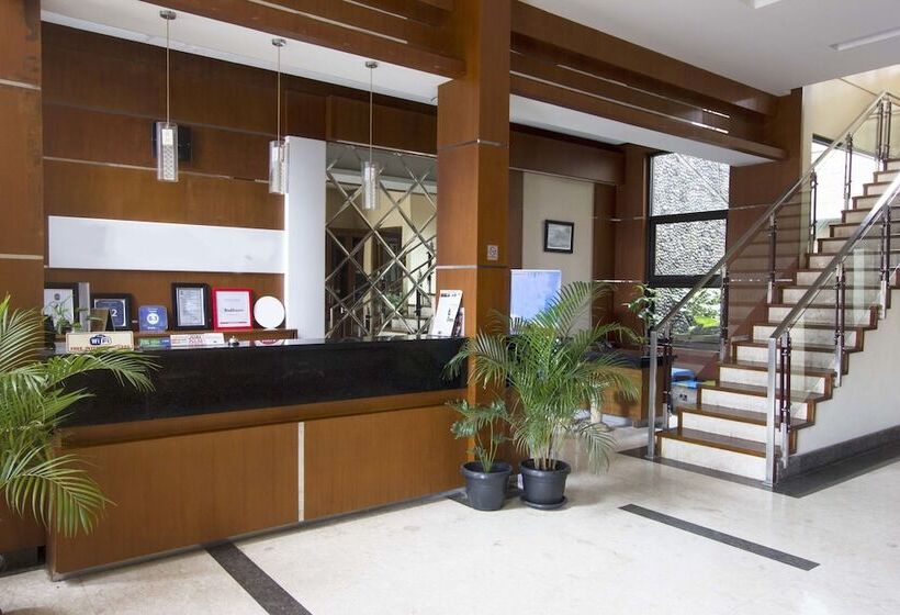 Pension Reddoorz @ Bausasran