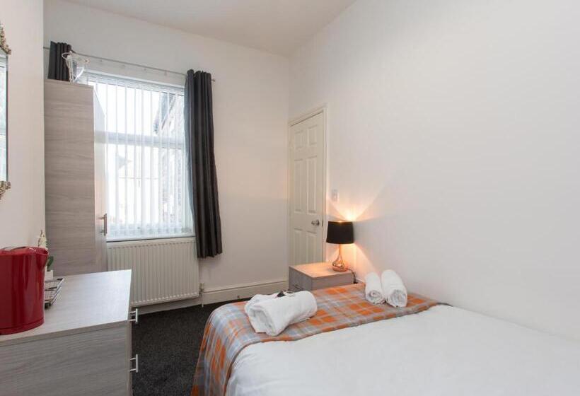 Пансион Townhouse @ 83 Edleston Road Crewe